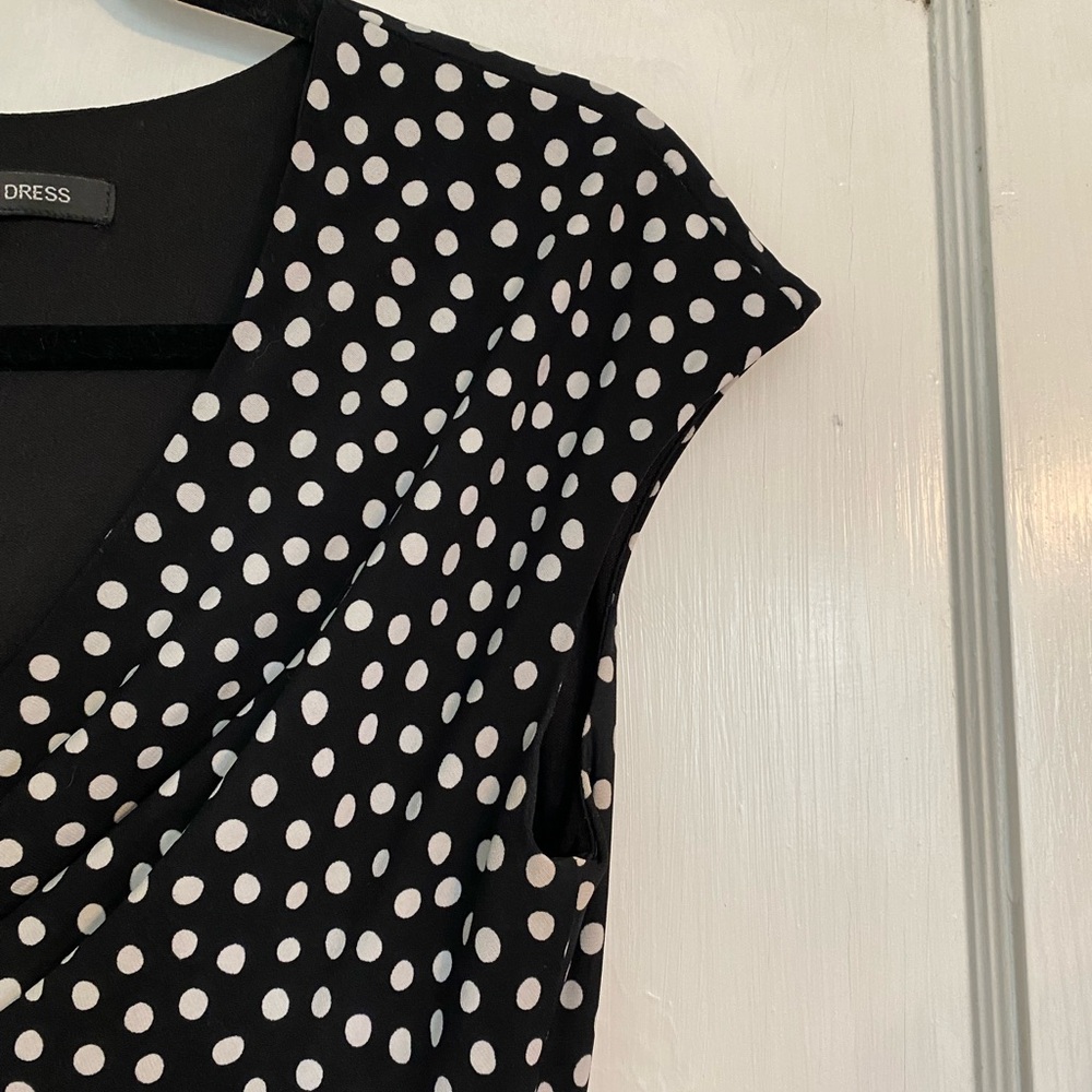 Jones Wear Dress Black & White Polka Dot Cap Sleeve Empire Waist V Neck Dress 8 - Picture 3 of 10